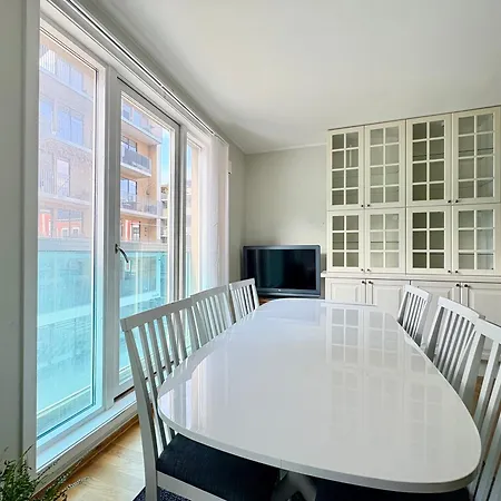 Apartment Center Convenient Location 3r With Lift Walking To Everywhere