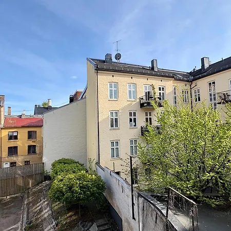 Center Convenient Location 3r With Lift Walking To Everywhere *